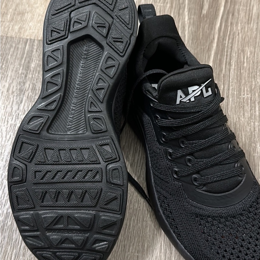 NWOT APL Women’s techloom tracer - Picture 3 of 4